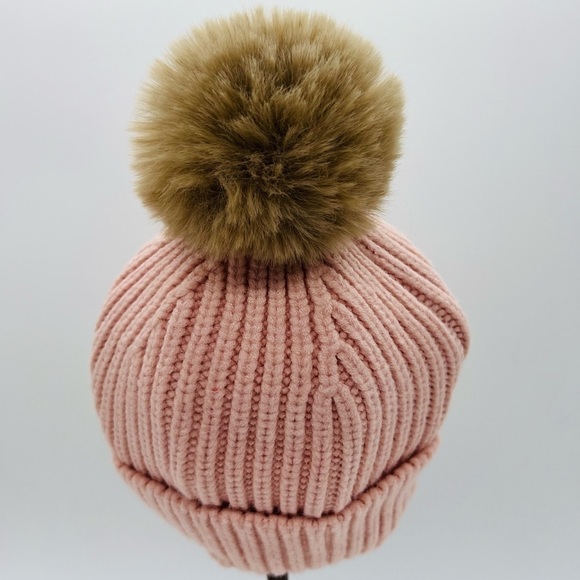 STEVE MADDEN BLUSH COLORED RIBBED WINTER HAT WITH LARGE TAN FAUX POM POM EUC - Picture 6 of 8